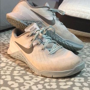 Nike metcon 3 ice blue and white